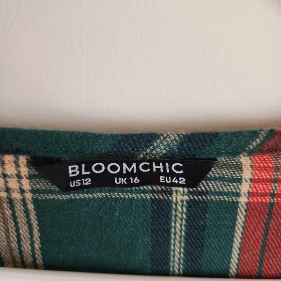 BloomChic Holiday Plaid Long Sleeve Tie-Back Top Size 12 - Picture 3 of 4